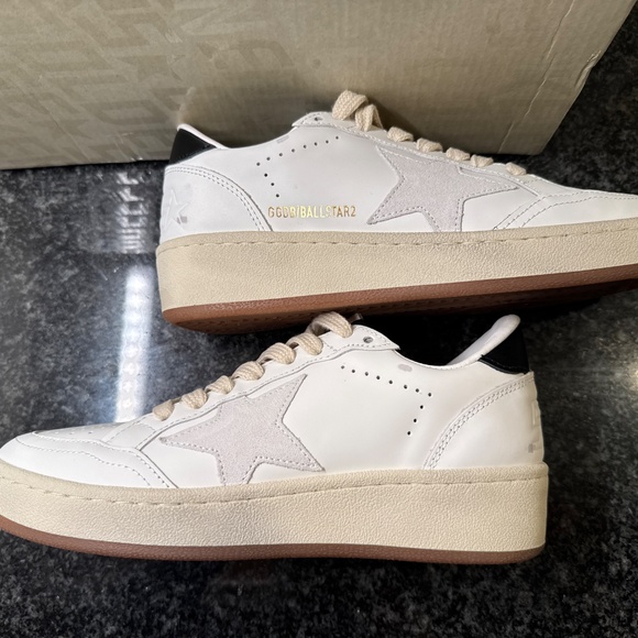 Golden Goose - Ballstar 2, Grey Star, White with Black heel, Size 37, New in Box - Picture 6 of 13
